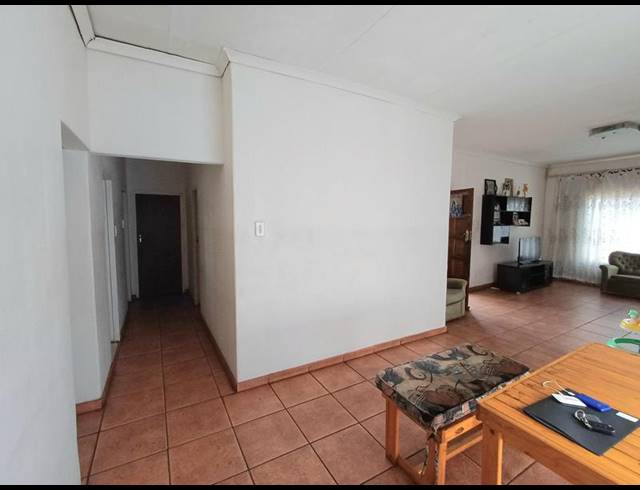 4 BEDROOM HOUSE FOR SALE IN LAUDIUM